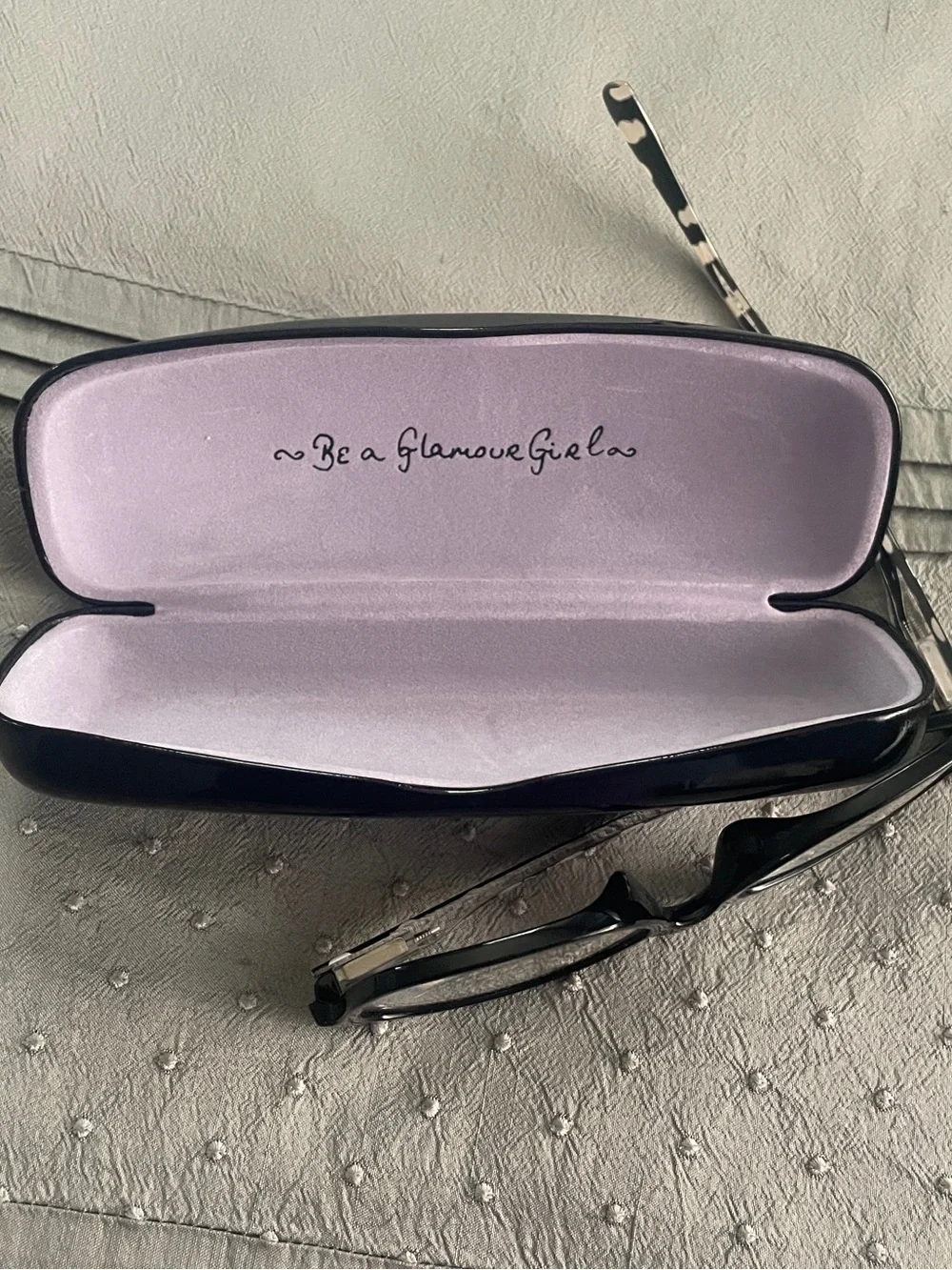 Lulu Guinness Glossy Black Hard Clamshell Sunglasses Case with Lavender Lining